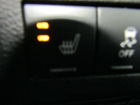 Used 2018 Jeep Wrangler Unlimited Sahara w/ Connectivity Group image 26