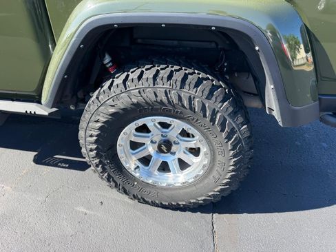 Used 2021 Jeep Gladiator Rubicon AWD/4WD image 7