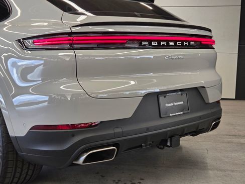 New 2026 Porsche Cayenne Coupe AWD/4WD image 7