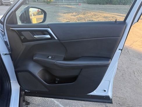 Used 2024 Mitsubishi Outlander SE Black Edition image 26