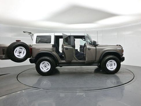 Certified 2026 Ford Bronco Heritage Edition AWD/4WD image 4