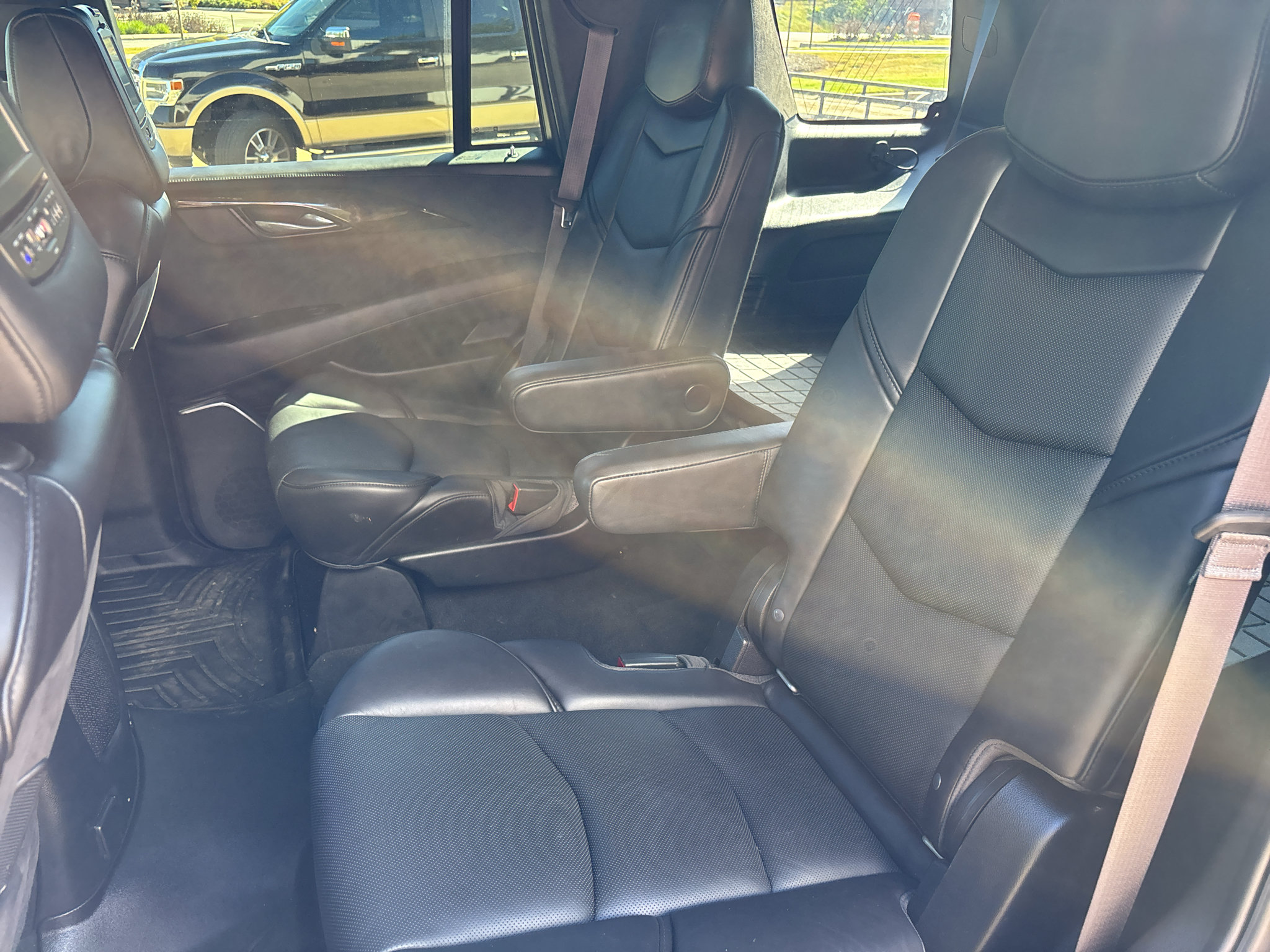 Used 2015 Cadillac Escalade Platinum AWD/4WD image 13
