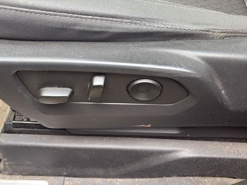 Used 2022 GMC Sierra 1500 SLE image 4