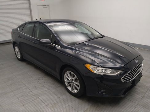 Used 2020 Ford Fusion SE FWD image 11