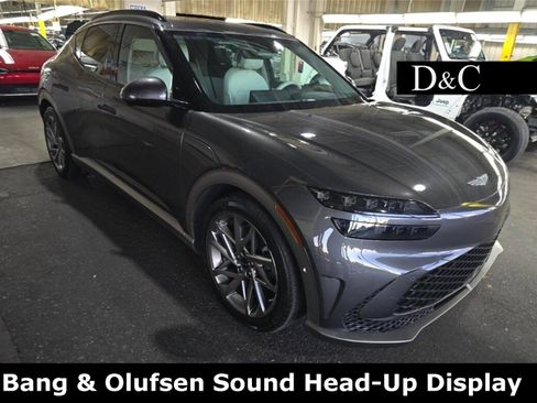 Used 2023 Genesis GV60 Advanced image 1