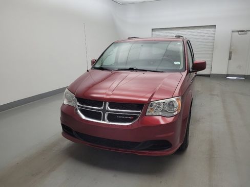 Used 2016 Dodge Grand Caravan SXT w/ Rear Park Assist Package FWD image 15