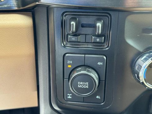 Used 2024 Ford F350 Lariat w/ Chrome Package image 23