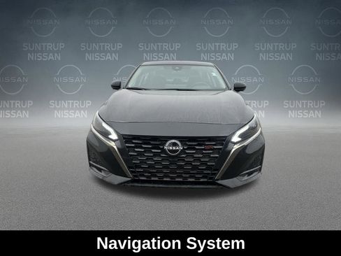 Used 2024 Nissan Altima 2.0 SR image 9