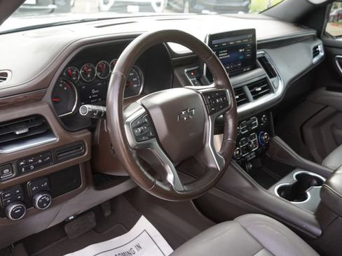 Used 2021 Chevrolet Suburban Z71 w/ Luxury Package AWD/4WD image 18