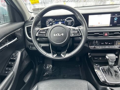 Used 2024 Kia Seltos EX image 22
