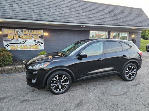 Used 2021 Ford Escape SE w/ SE Sport Appearance Package AWD/4WD image 2