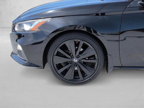 Used 2019 Nissan Altima 2.5 S FWD image 14