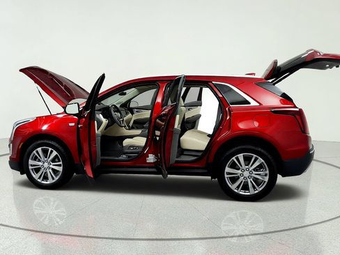 Used 2024 Cadillac XT5 Premium Luxury w/ Technology Package FWD image 10