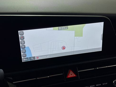 Used 2024 Kia Niro Wind w/ Wind Preserve Package image 2