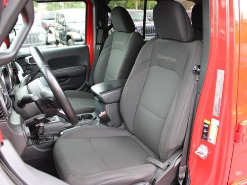 Used 2022 Jeep Wrangler Unlimited Sahara AWD/4WD image 12