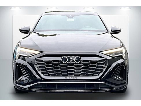 Used 2024 Audi SQ8 e-tron Premium Plus w/ Black Optic Package AWD/4WD image 3