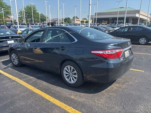 Used 2015 Toyota Camry LE FWD image 2