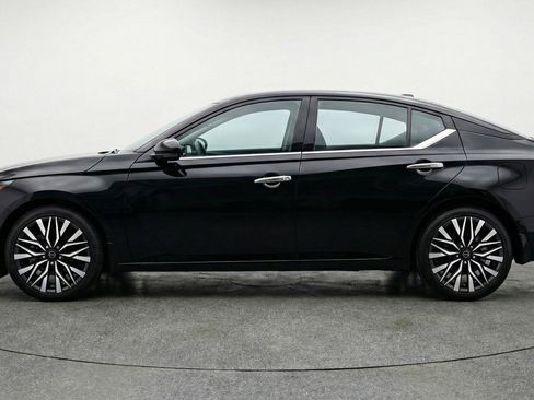 Used 2025 Nissan Altima 2.5 SV image 5