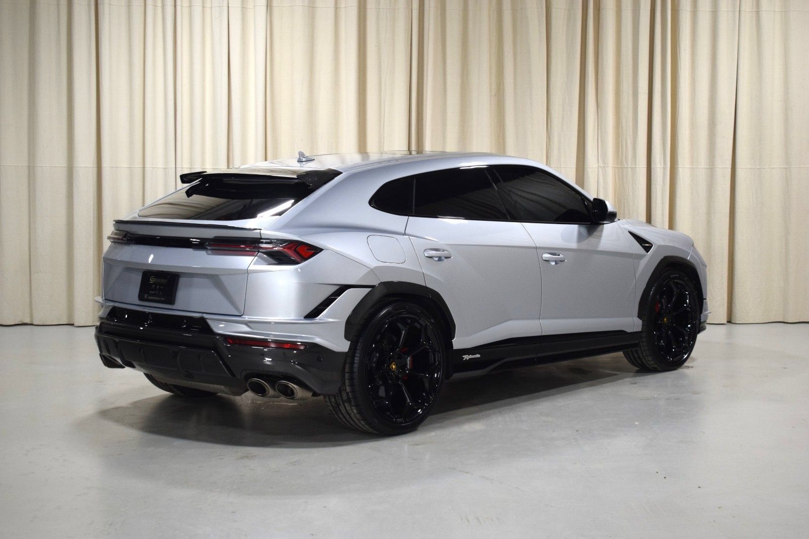 Used 2024 Lamborghini Urus Performante AWD/4WD image 10