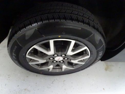 Used 2023 GMC Acadia SLE w/ Driver Convenience Package image 31