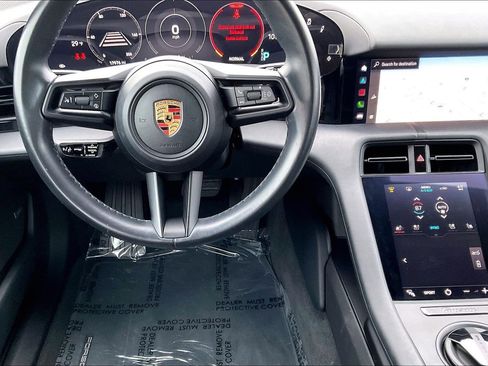 Used 2022 Porsche Taycan image 8
