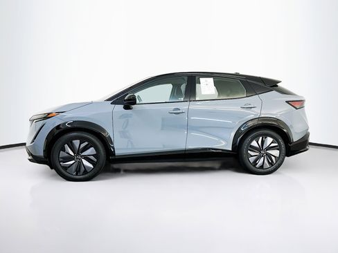 Used 2023 Nissan Ariya AWD image 4