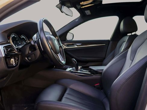 Used 2019 BMW 530e image 17