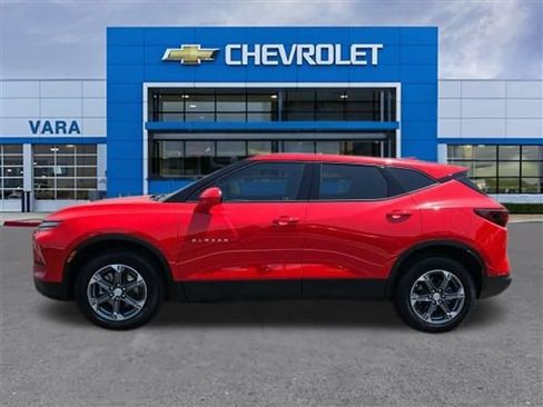 Used 2023 Chevrolet Blazer LT FWD image 2