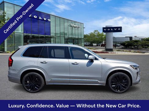 Certified 2025 Volvo XC90 B6 Plus AWD/4WD image 8