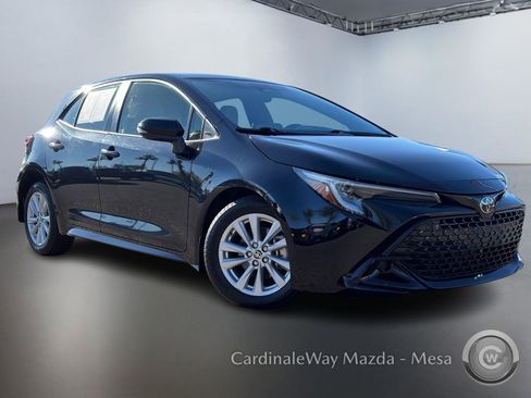 Used 2023 Toyota Corolla SE image 2