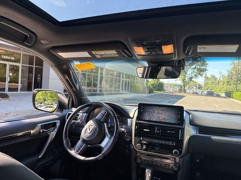 Certified 2023 Lexus GX 460 Premium w/ Premium Package AWD/4WD image 8
