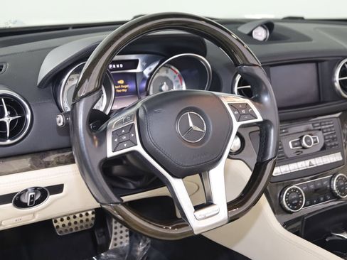 Used 2013 Mercedes-Benz SL 550 image 6