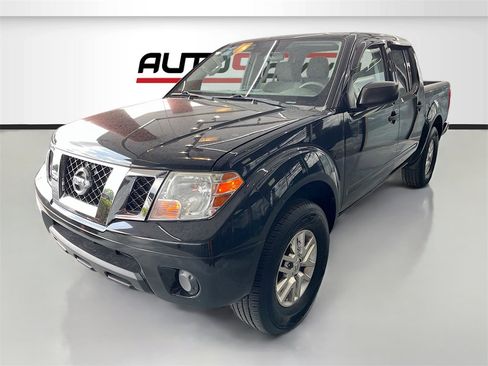 Used 2019 Nissan Frontier SV image 3