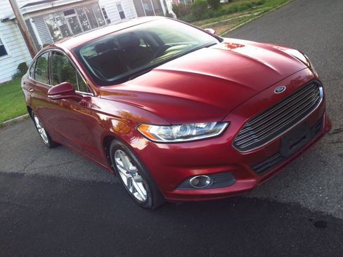 Used 2013 Ford Fusion SE FWD image 22
