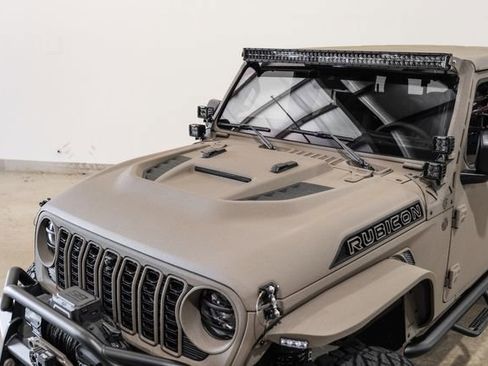 Used 2025 Jeep Gladiator Rubicon w/ Safety Group image 5