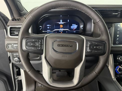 Used 2023 GMC Yukon Denali AWD/4WD image 22