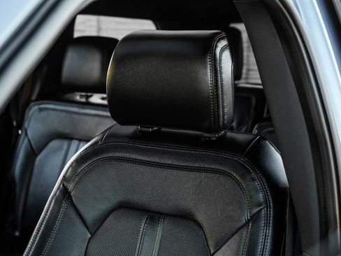 Used 2019 Ford Expedition Limited image 30