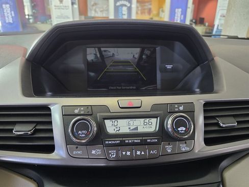 Used 2014 Honda Odyssey EX-L image 24