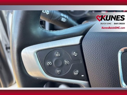 Used 2024 GMC Terrain SLT image 17