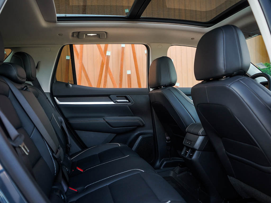 New 2027 GMC Terrain Denali w/ LPO, Floor Liner Package AWD/4WD image 13