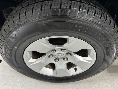 Used 2020 RAM 1500 Big Horn AWD/4WD image 9