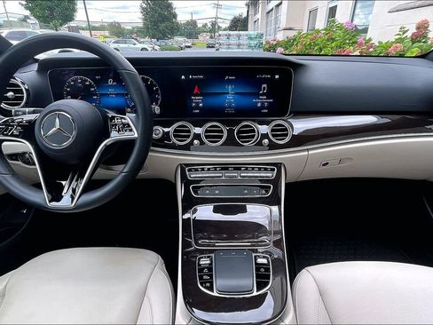 Used 2022 Mercedes-Benz E 350 4MATIC Sedan w/ Driver Assistance Package image 15