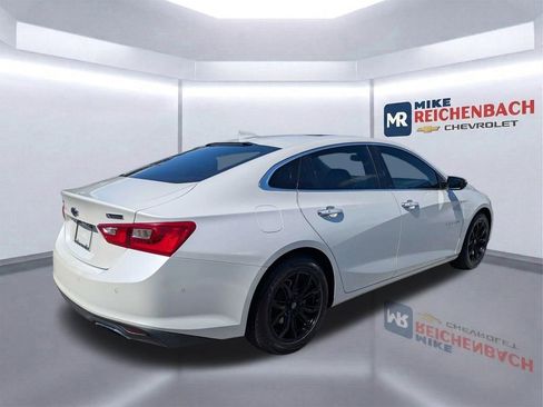 Used 2017 Chevrolet Malibu Premier w/ Premier Sun and Wheel Package FWD image 4