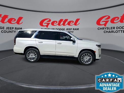 Used 2024 Cadillac Escalade Premium Luxury w/ Performance Package image 10