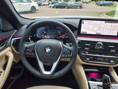 Certified 2023 BMW 530i xDrive w/ Premium Package AWD/4WD image 31