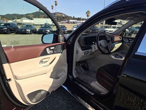 Used 2024 Mercedes-Benz Maybach GLS 600 Maybach GLS 600 image 22