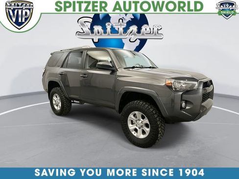 Used 2016 Toyota 4Runner SR5 AWD/4WD image 3