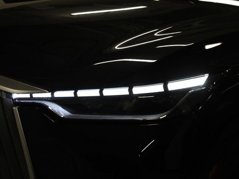 New 2026 INFINITI QX60 Luxe w/ Family Package image 11