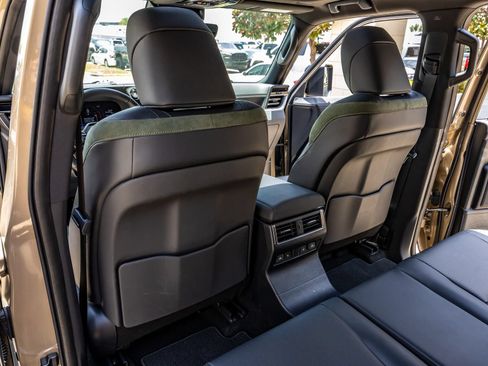 Used 2024 Lexus GX 550 AWD/4WD image 28