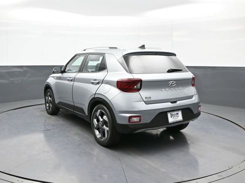 Certified 2021 Hyundai Venue SEL w/ Premium Package image 8